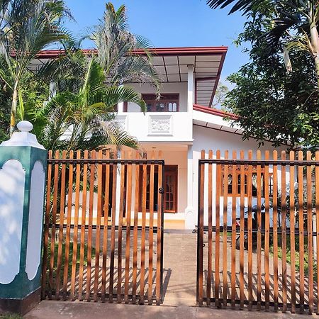 Sithu Guesthouse 本托塔 外观 照片